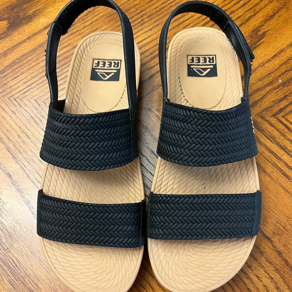 Reef Black and Tan Woven Sandals